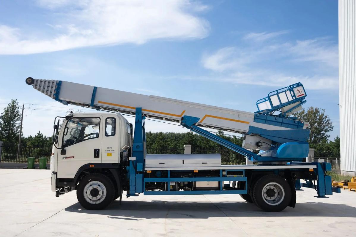 顺平县云梯上料车租赁费用